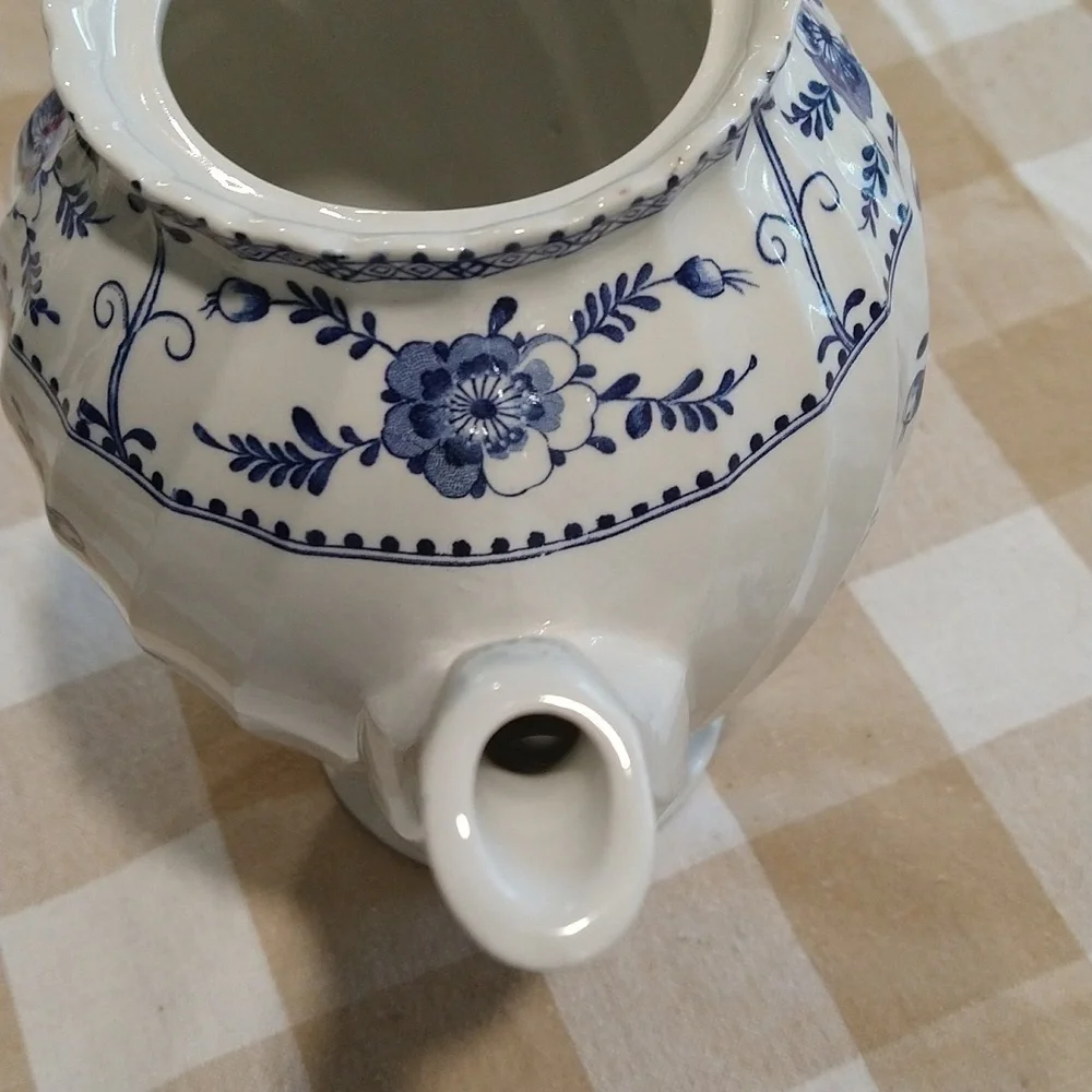 Coffee pot Indies Johnson Brothers English ironstone blue white transferware